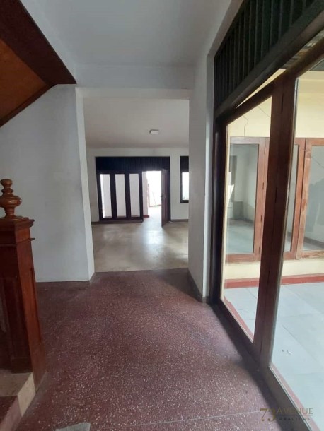 Land Valued House For Sale in Colombo 7-2