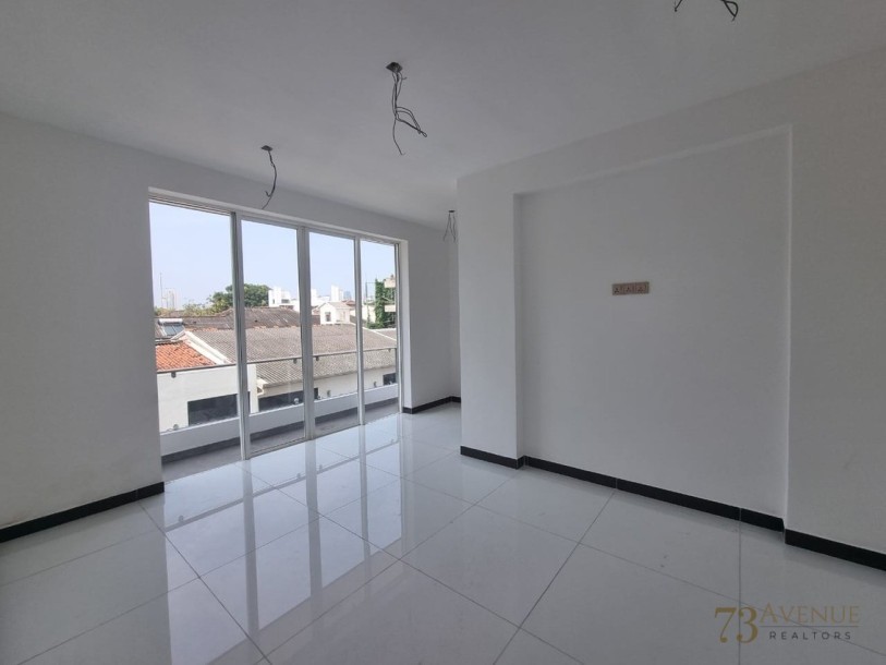 SALE | Brand-New Spacious 3 Bedroom APARTMENT in Residential Colombo 7-3