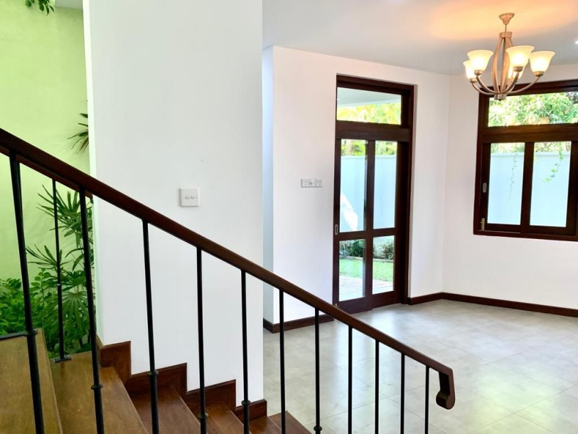 Brand New House for Sale in Thalawathugoda!-7