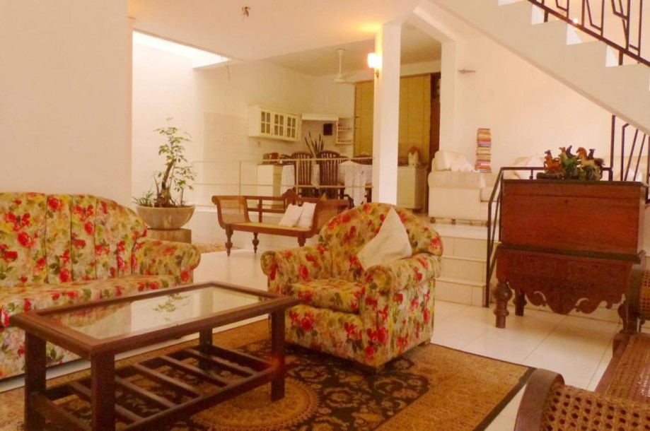 Classic House for sale in Battaramulla-2