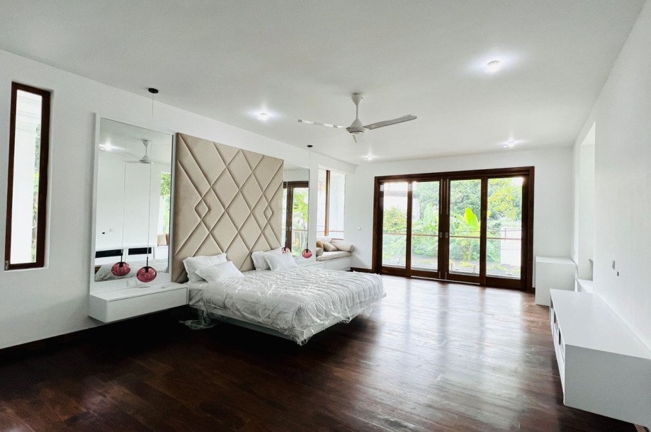 Modern Luxury House for sale in Battaramulla-5