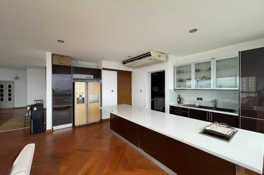 Fairway Waterfront Triplex Penthouse | Apartment for Sale in Rajagiriya.-8