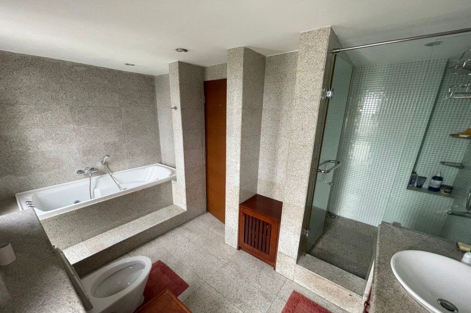 Fairway Waterfront Triplex Penthouse | Apartment for Sale in Rajagiriya.-7