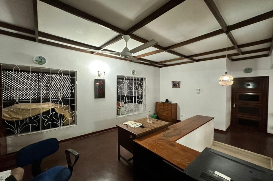 A classic house for sale in Colombo 6-6