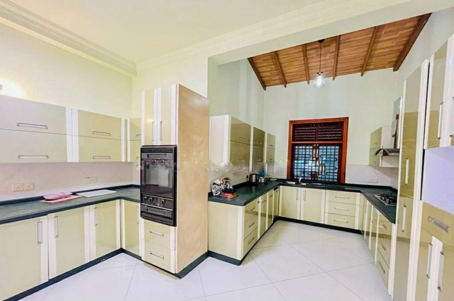 House for Sale in Colombo 5-6