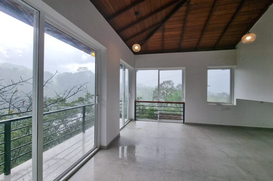 House FOR SALE on the Hills of Hanthana, Kandy I Stunning Views-4