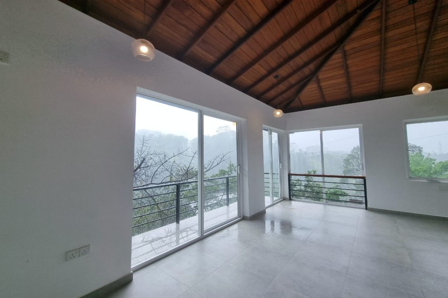 House FOR SALE on the Hills of Hanthana, Kandy I Stunning Views-2