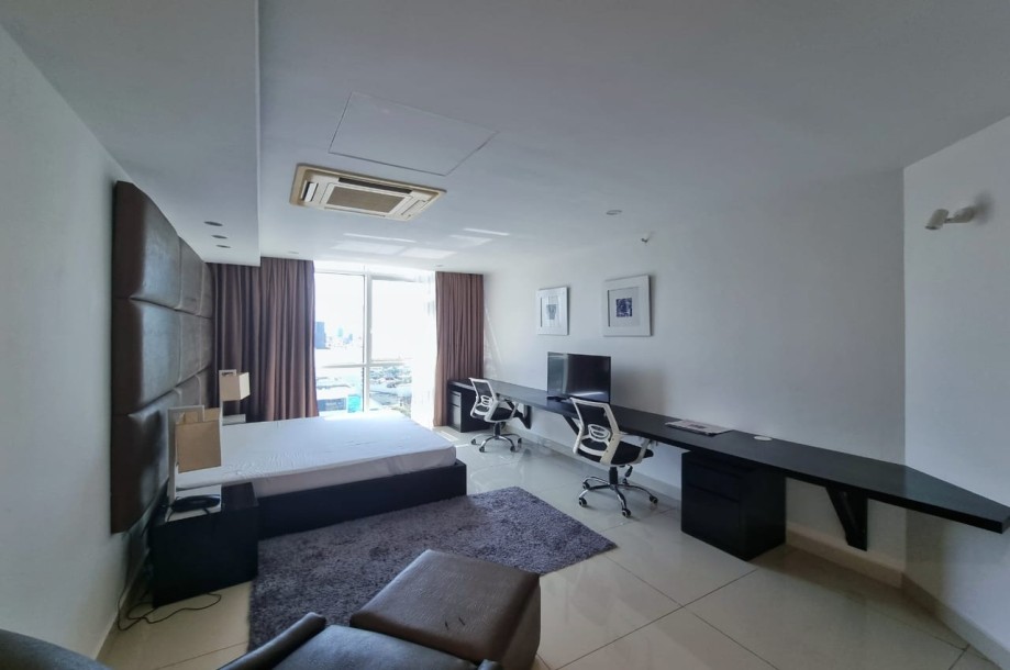 Cozy Furnished 3 Bedroom APARTMENT for RENT in Platinum One Suites Galle Road, Colombo 3-4