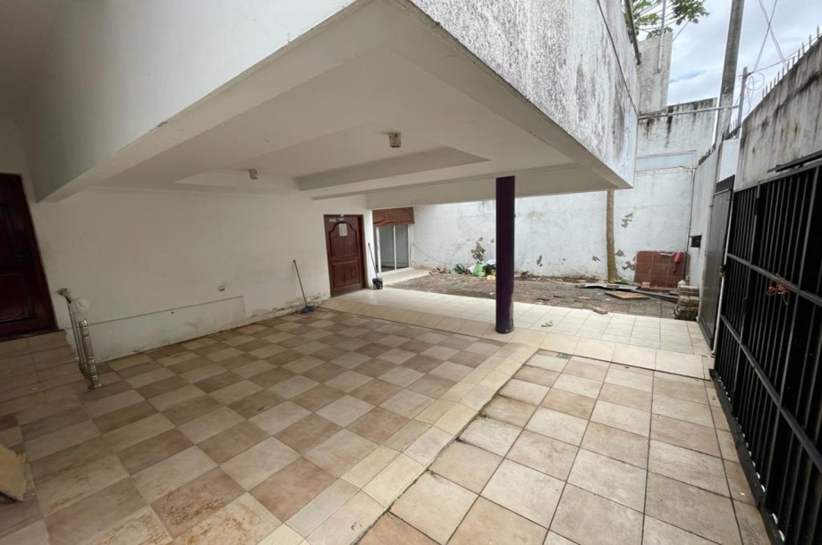 House For Sale in Colombo 5!-2