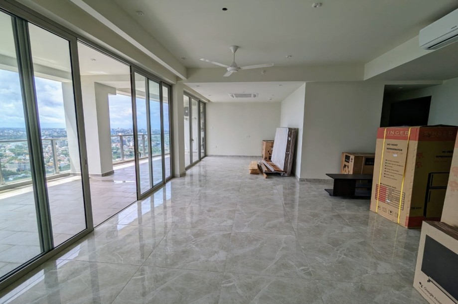 Capital Heights | Penthouse Apartment for Sale in Rajagiriya-4