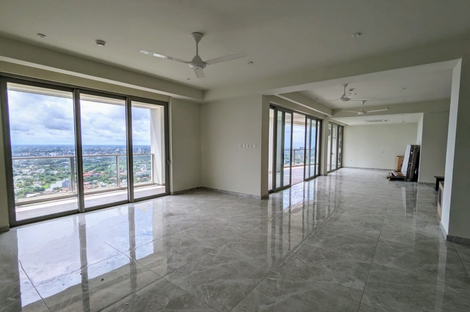 Capital Heights | Penthouse Apartment for Sale in Rajagiriya-3