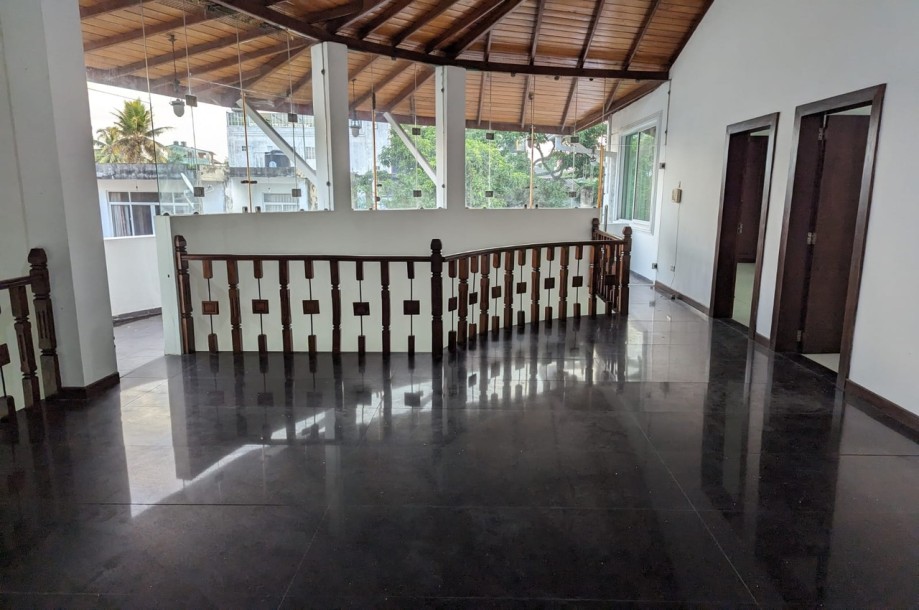 Spacious House for Sale in Templer Road, Mount Lavinia-1