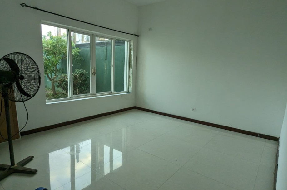 Spacious House for Sale in Templer Road, Mount Lavinia-2