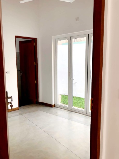 Cozy House for Rent in Dehiwala!-3
