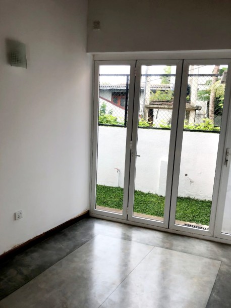 Cozy House for Rent in Dehiwala!-4