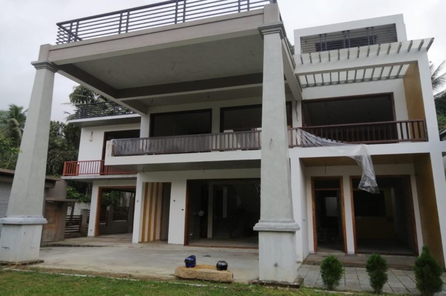 Brand New Villa for Sale in Kandy-1