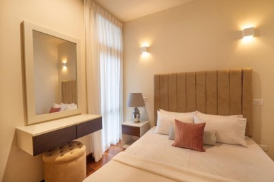 Tastefully furnished prime grand rental-4