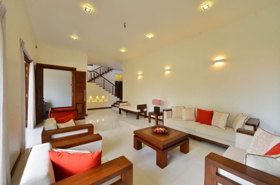 Luxurious 3-Story Residence for Rent in Mirihana-2