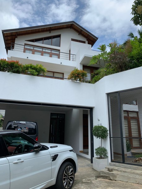 Modern House for Sale in Thalawathugoda-1