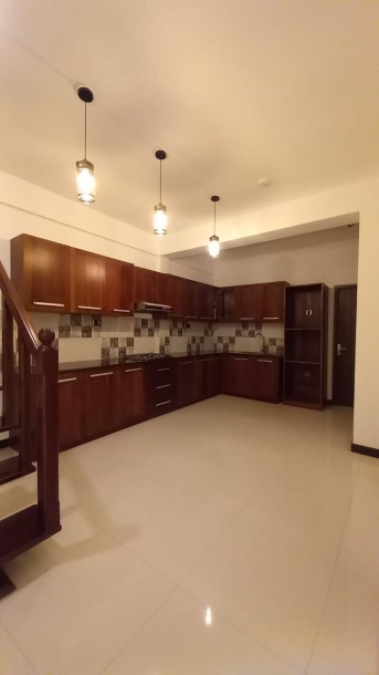 Penthouse for Sale in Nugegoda-8