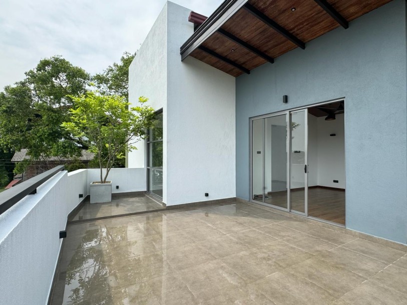 A Modern House for Sale in Pelawatta-7