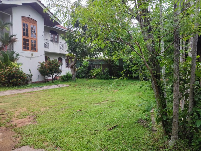 House with land for sale in Mirihana-5