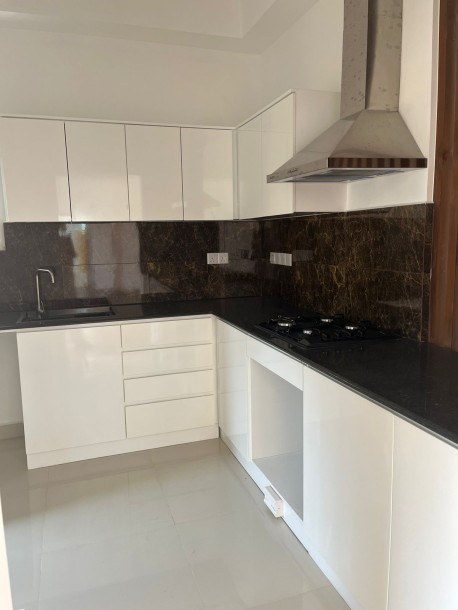 Brand New Apartment in Thalawatugoda:-4