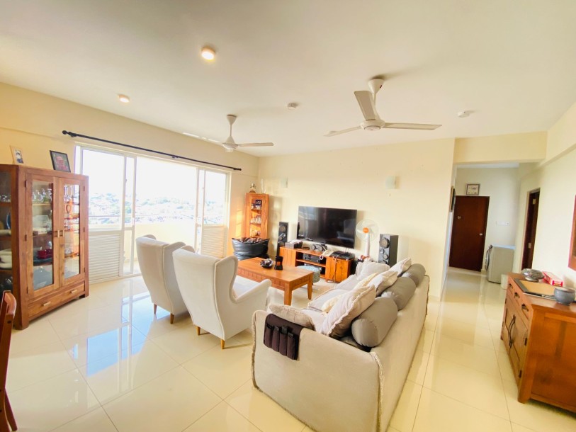 Stunning 3-Bedroom Sea View Apartment in Mount Lavinia-1