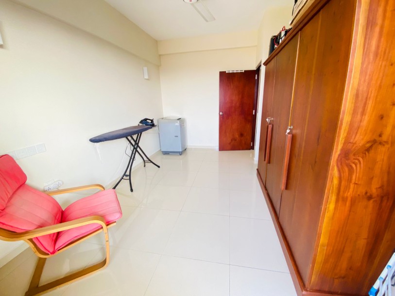 Stunning 3-Bedroom Sea View Apartment in Mount Lavinia-7