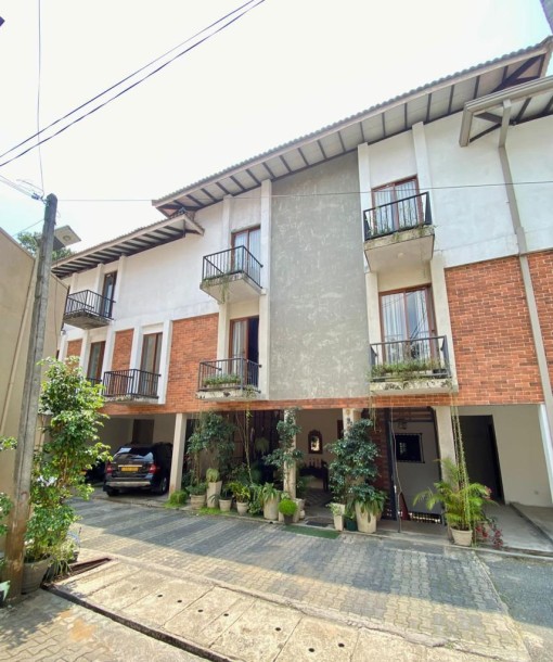 Townhouse for Sale in Malabe-1