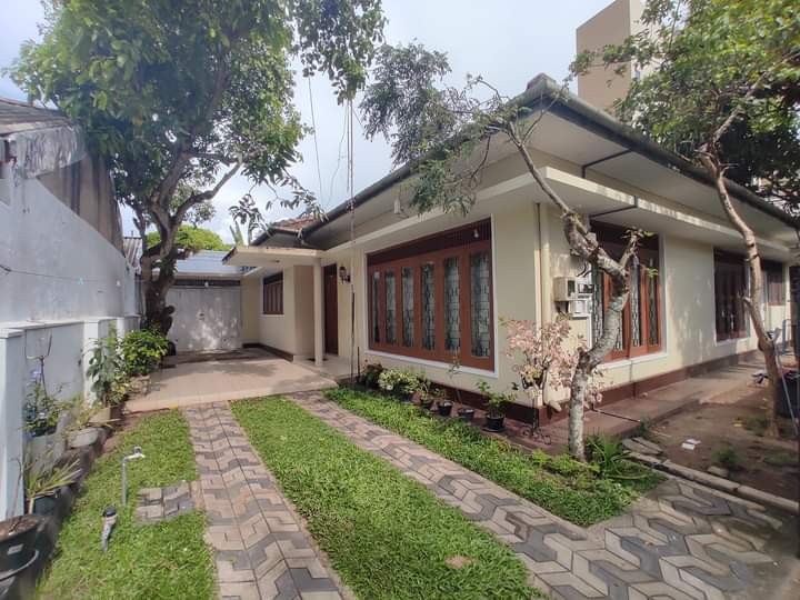 Well Preserved House for sale in Ratmalana-1