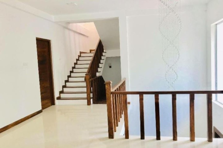 House for Sale in Mount Lavinia-3