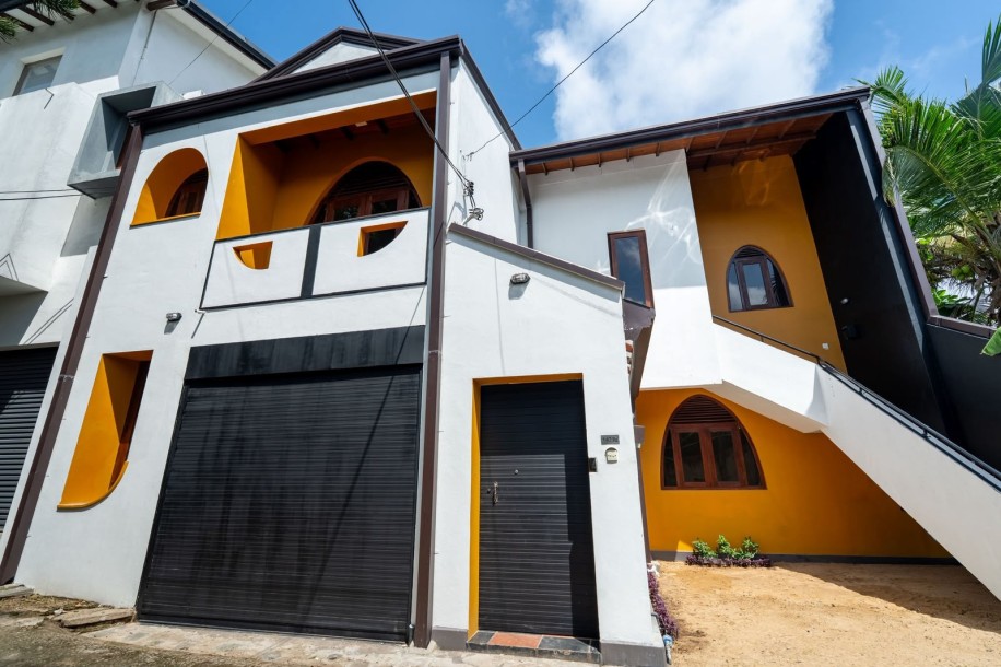 Architect-Designed 3BR House for Sale in Kohuwala | LKR 125 Mn(HS4766)-1