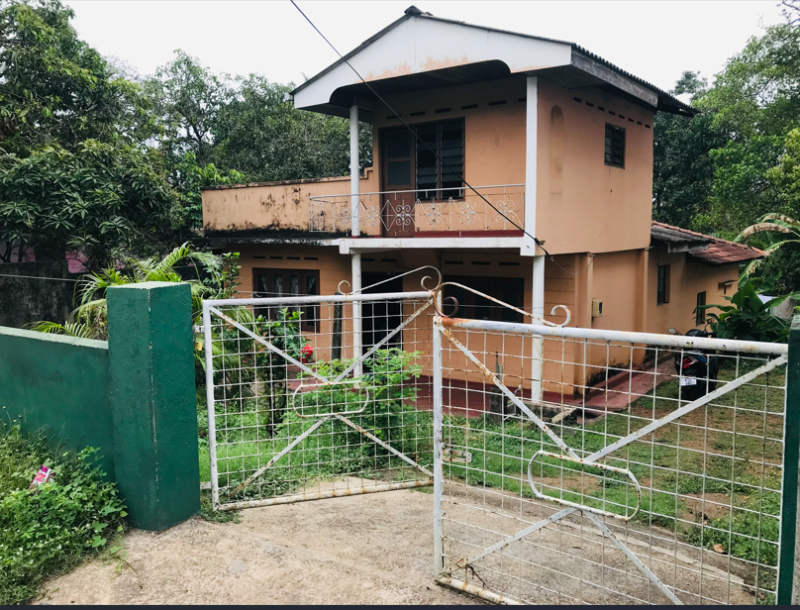 30 Perch Land with House for Sale in Kalutara (Facing Galle Road) | LKR 36 million-1