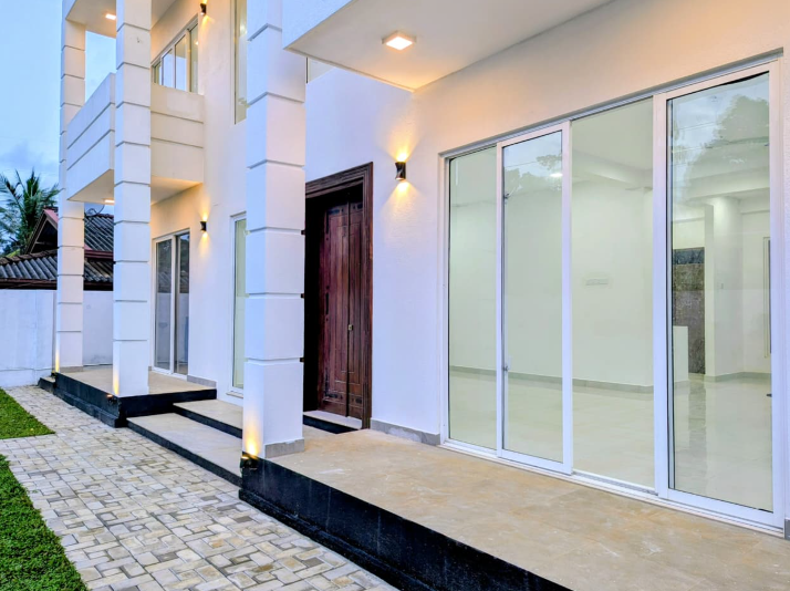 4BR House for Sale in Kurundugaha, Elpitiya, Galle | LKR 54 Mn(HS4699)-4