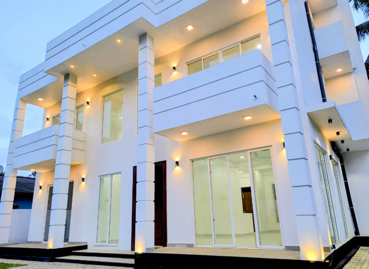 4BR House for Sale in Kurundugaha, Elpitiya, Galle | LKR 54 Mn(HS4699)-1