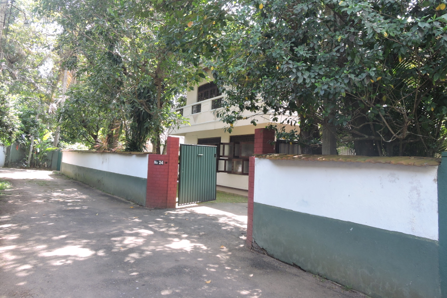 Spacious House for Sale in Rathmalana | LKR 80 Million (HS4986)-2