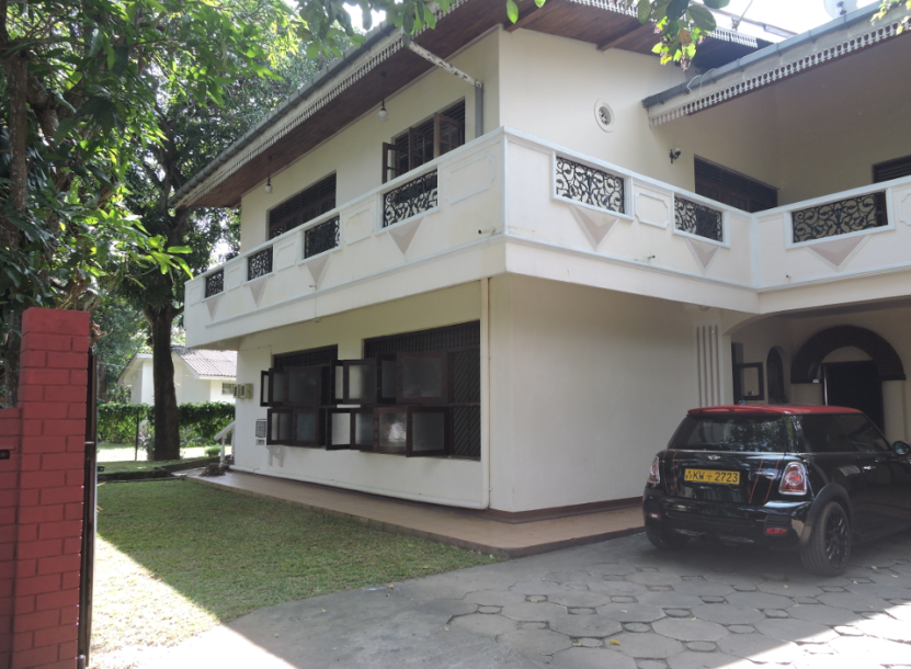 Spacious House for Sale in Rathmalana | LKR 80 Million (HS4986)-1