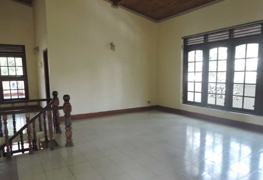 Spacious House for Sale in Rathmalana | LKR 80 Million (HS4986)-5