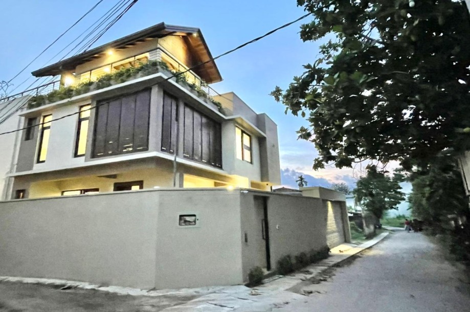 Brand New Luxury House for Sale in Battaramulla-1