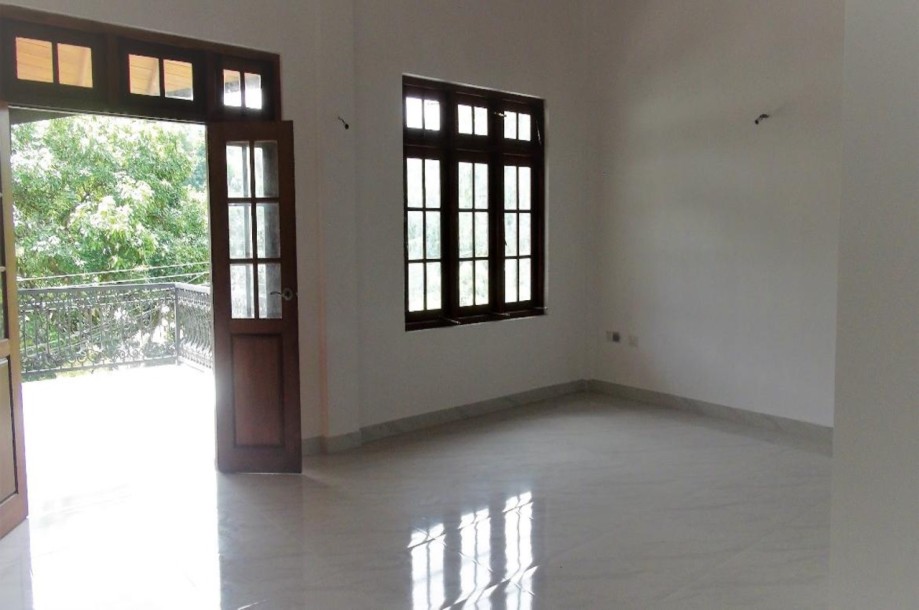Brand New House for Sale in Peradeniya,  Kandy.-12
