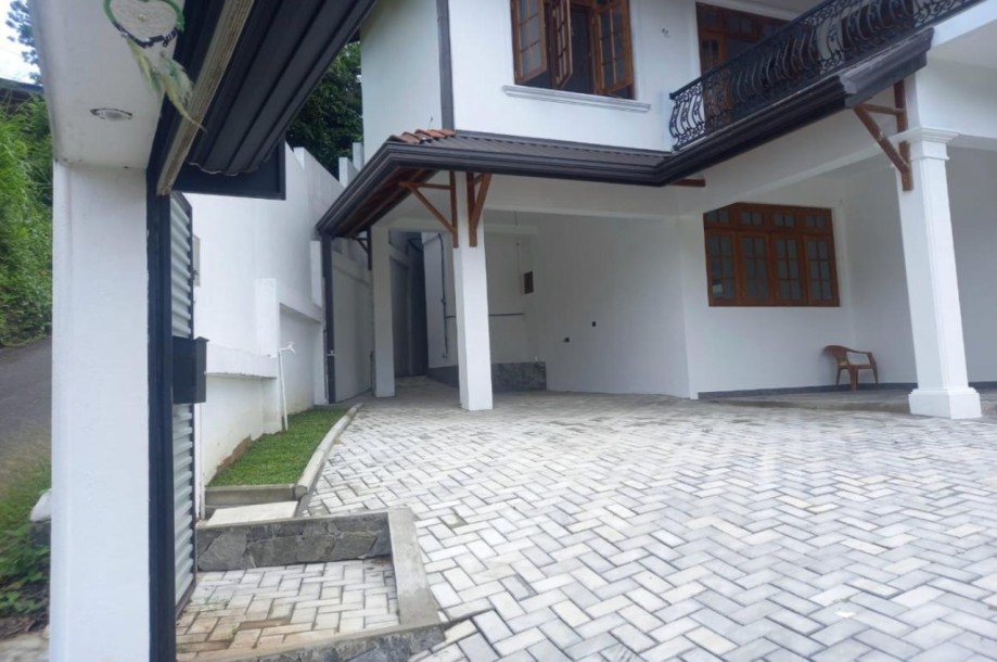 Brand New House for Sale in Peradeniya,  Kandy.-3