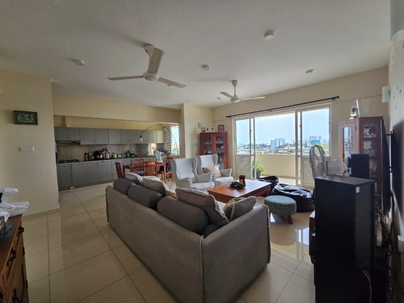 Stunning 3-Bedroom Sea View Apartment in Mount Lavinia-2