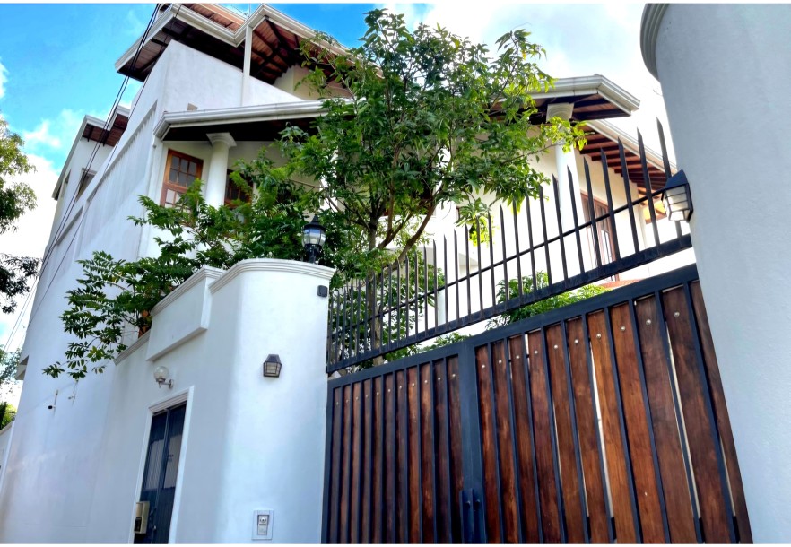 Architectural Design Luxury House for Sale in Heart of Nugegoda-12