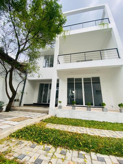 3 story house for sale