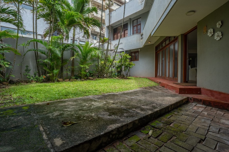 Prime 15-Perch Property for Sale in Colombo 03-15