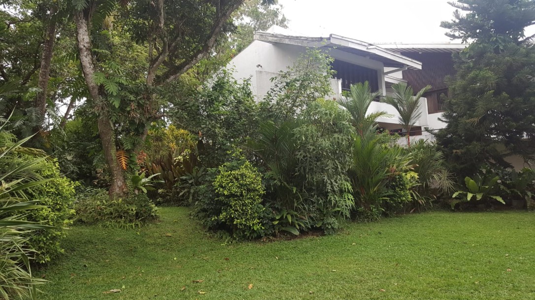 Land for Sale with house in Battaramulla-4