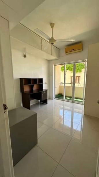 Apartment for Sale in Colombo 03, Sea Avenue, Promenade Residencies.-4