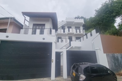 🏡 Spacious Dream Home in Kegalle - Just 1 km from Town! 🏡