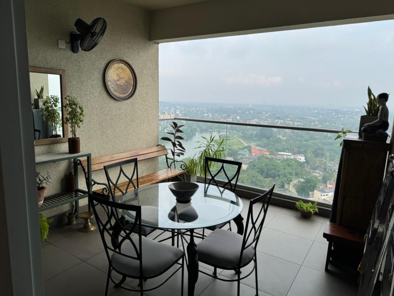 Apartment for immediate sale at fairway elements.-1